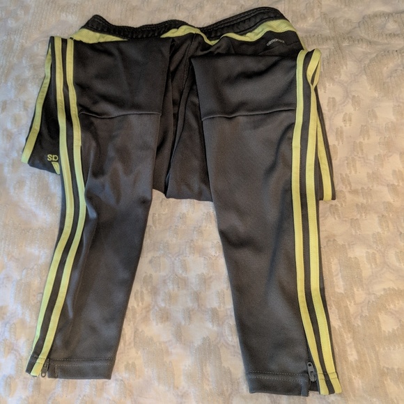 Adidas climacool grey and yellow soccer pants - Picture 2 of 8
